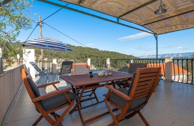 Gorgeous home in Stari Grad with WiFi