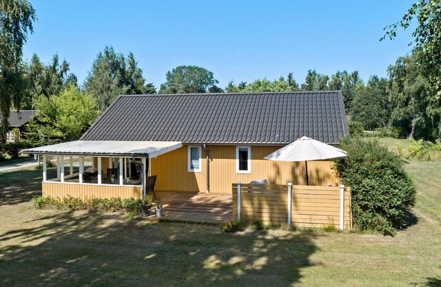 Gorgeous home in Stege with kitchen