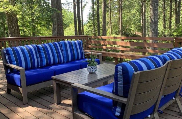 Gorgeous Home in the Woods, Clean! Dogs welcome