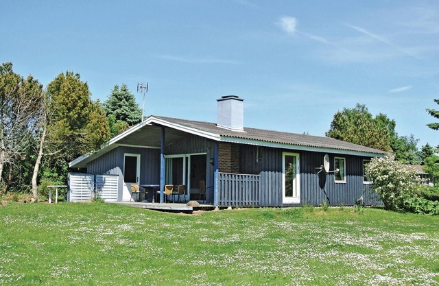 Gorgeous home in Tranekær with kitchen