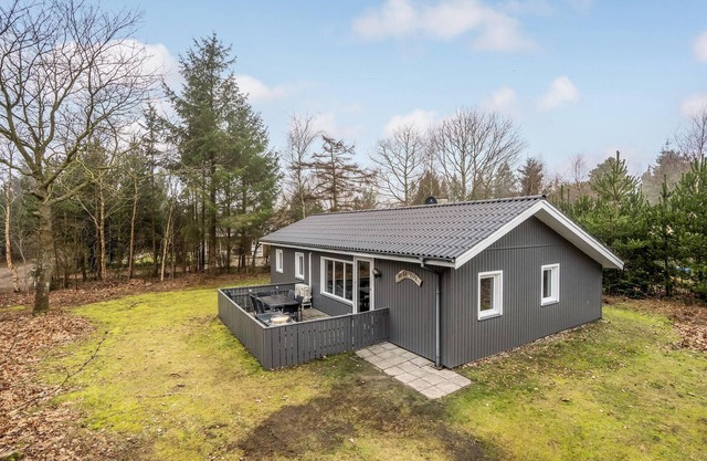 Gorgeous home in Ulfborg with WiFi