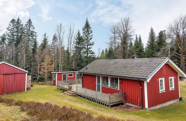 Gorgeous home in Ullared with sauna