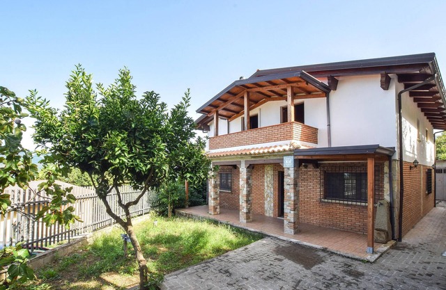 Gorgeous home in Motta Santa Lucia