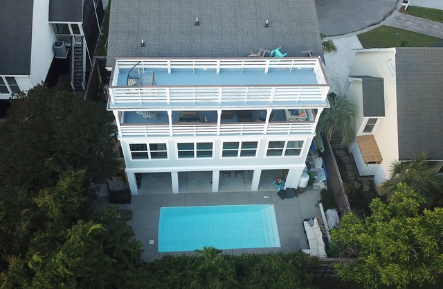 Gorgeous house w/ Pool, 5 min from beach