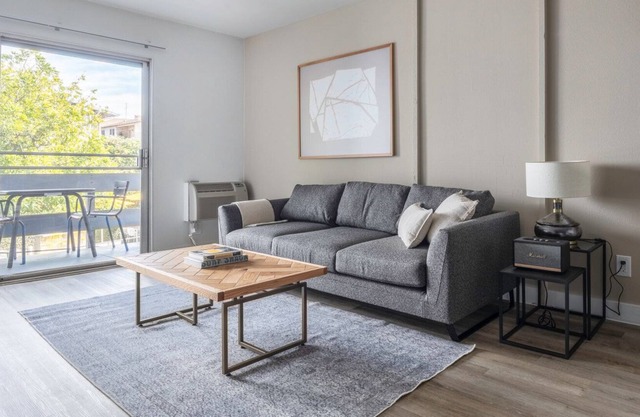 Gorgeous Koreatown 1BR w/ Gym, Pool, nr. Wiltern Theatre by Blueground