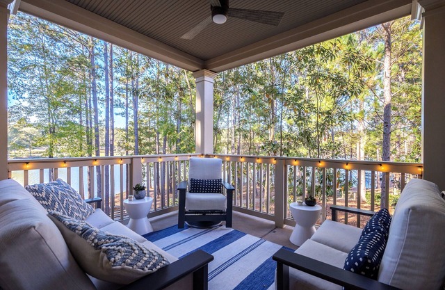 Gorgeous Lake Front Condo within the Gates of Reynolds!
