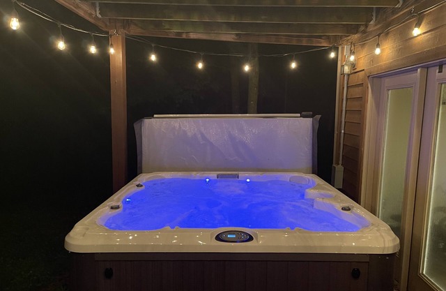 Gorgeous Lake Front home with hot tub