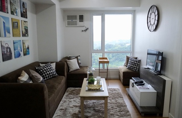 Gorgeous luxury condo on the hills