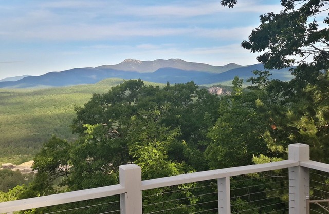 Gorgeous Mountain View, 3 BR Home!