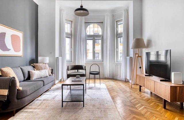 Gorgeous Penzing 1BR w/Elevator at U3 Hütteldorfer, by Blueground