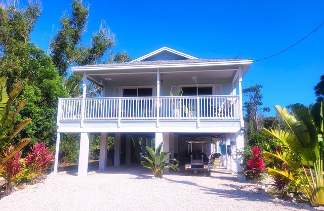 GORGEOUS RENTAL! Paradise In Old Time Florida at "The Dew Drop Ian"