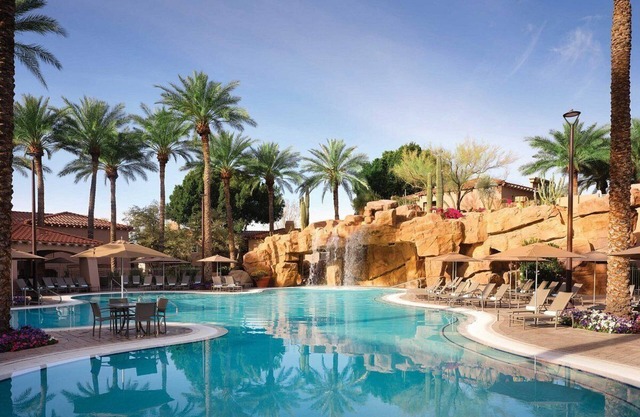 Gorgeous Resort - Only a 10 Minute Walk to TPC Scottsdale Golf Course!