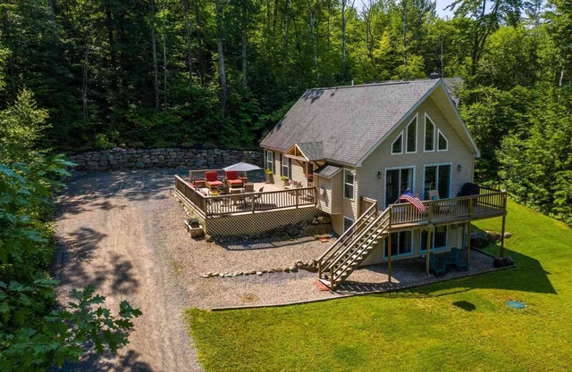 Gorgeous Retreat w/3 Spacious BRs & Decks, set on beautiful private acre!