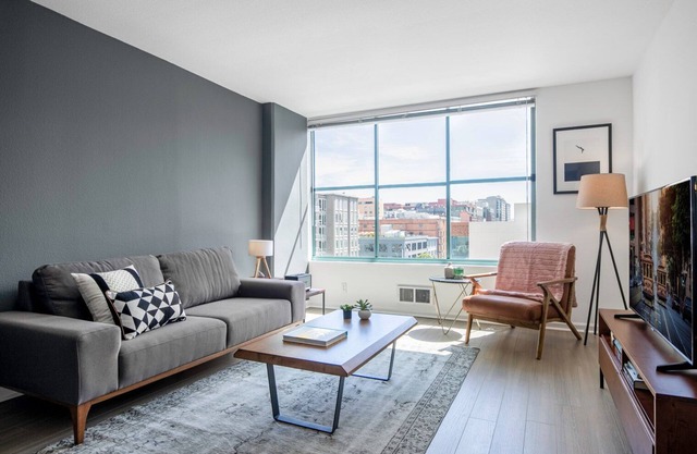 Gorgeous South Beach 1BR w/Gym + Pool + Sauna near SF Bay, by Blueground