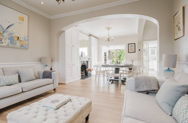 Gorgeous Townhouse with Garden & Open Living