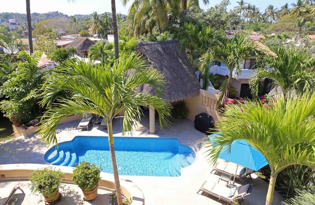 Gorgeous Vacation Mexican Villa with Pool-1 Block to Beach