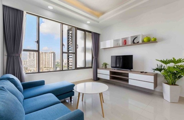 gorgeous view apartment! Free pool, gym
