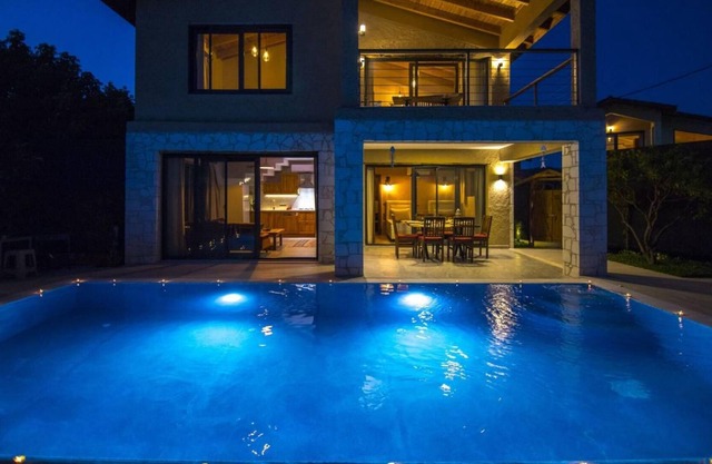 Gorgeous Villa with Private Pool and Jacuzzi in Fethiye