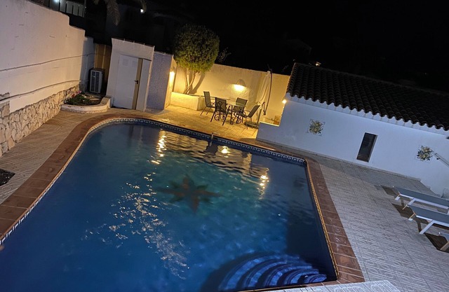 Gorgeous villa with swimming pool on the Costa Blanca, 800m away from the beach.