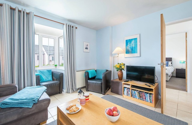 Gorse Cottage, Holiday Cottage Broad Haven, Sleeps 4, 2 bedrooms, bathrooms