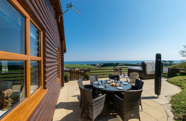 Gorwel - Two Bedroom House, Sleeps 5