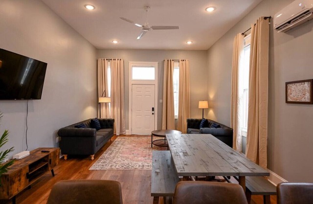 Governors Apartment Across from French Quarter Historic Getaways