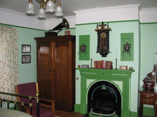 Gower Manor Historic Bed & Breakfast