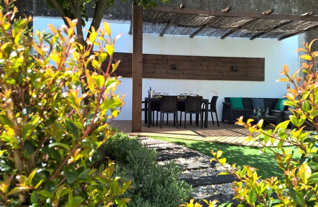 Grace Garden Home a natural garden facing the river in the center of Lisbon