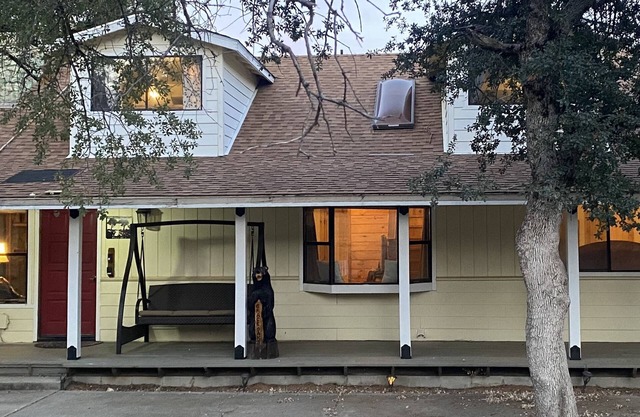 Grace Oaks Mariposa Yosemite Vacation Rental Retreat