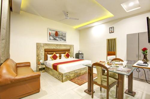 Gracious Hotel