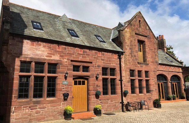 Grade 2 Listed Converted Stables Offering Exceptional Space And Quality.