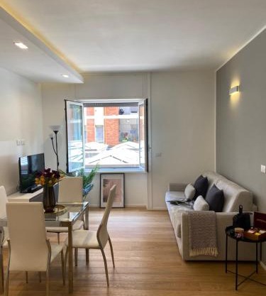 Gramsci 2 - Cozy Apartment near Sempione Park!