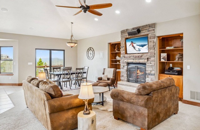 Granby Escapes – Luxury 5 BDR!