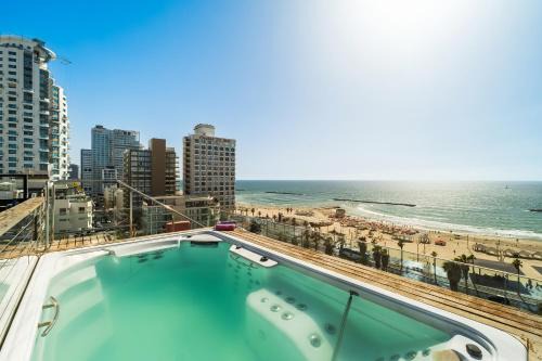 Grand 3BR Beachfront Apartment
