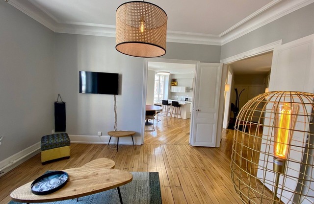 Grand Appartement DE Caractere A Moulins
