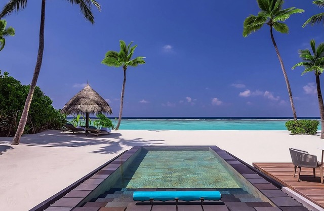 Grand Beach Villa at One&Only Reethi Rah , Private Beach!