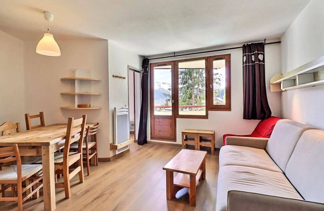 Grand Bois A Residence - CONFORTABLE 2 PARTS, SKIS TO PIEDS AND NEAR TRADE