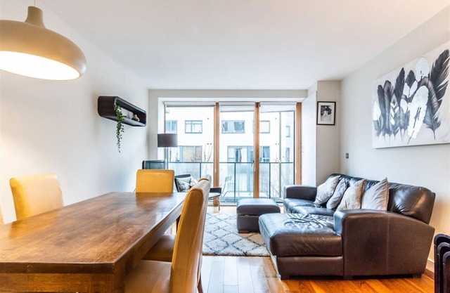 Grand Canal 2 Bedroom Flat