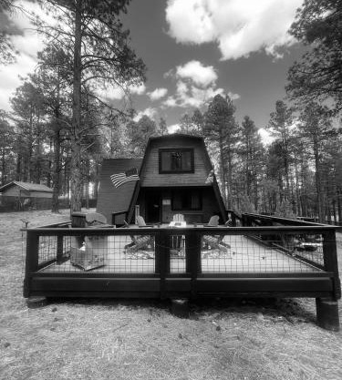 Grand Canyon Cabin! One hour and 10 minutes to the South Entrance!
