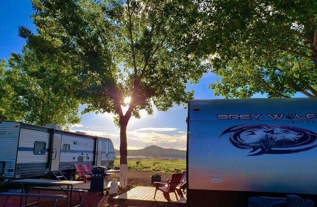 Grand Canyon RV Glamping Premium Suite #2 (Glamping Getaway)