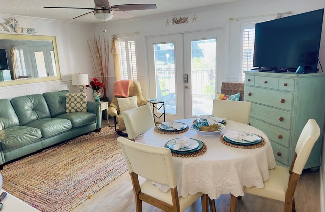 GRAND CARIBBEAN 112 WEST: Cozy Beach Condo @ Perdido Key