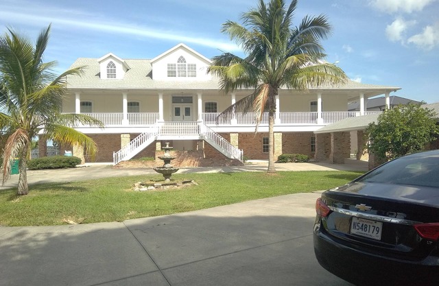 Grand Estate whole 2nd floor, heated pool, over 4,000 sq ft on intercoastal,