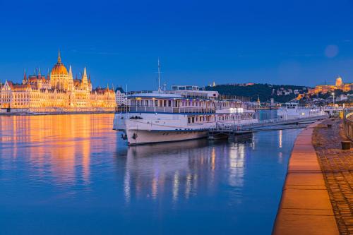 Grand Jules - Boat Hotel