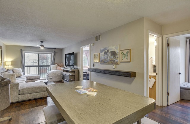 Grand Junction Condo: Balcony, Community Pool!
