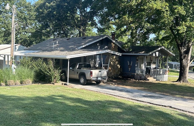 Grand lake n1 BR/1 Bt/sleeps 6/Kitchenn close to Restaurants/Ramps/Walmart/Gas