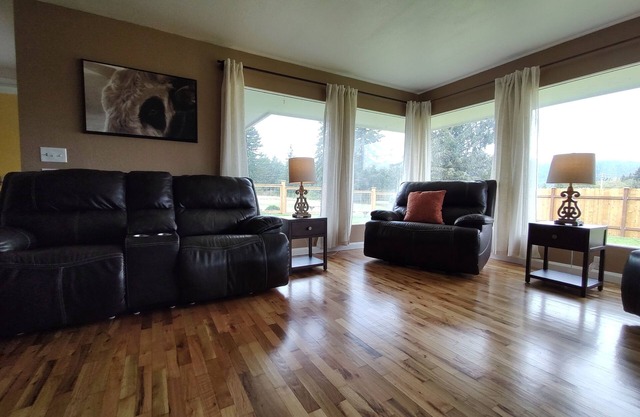 Grand Opening! 3-Bedroom Home- Close to Olympic National Park and Lake Quinault