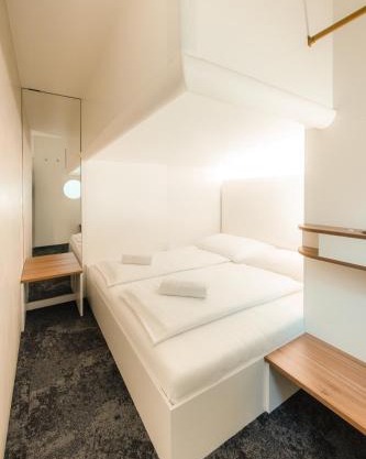 Grand Pods - Capsule Hotel