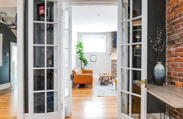 Grand Retreat with VMFA Views + Large Groups
