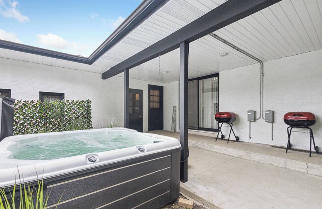Grand Reunion House/Hot Tub/Pet Friendly