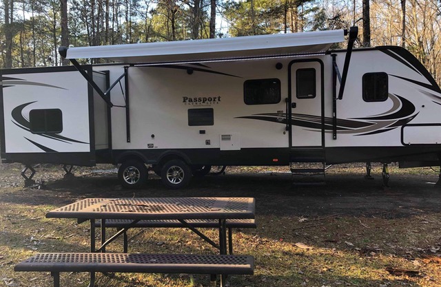 GRAND TOURING - MEGA LARGE 2 PRIVATE ROOMS - EXCELLENT COND - DELIVERY AVAILABLE